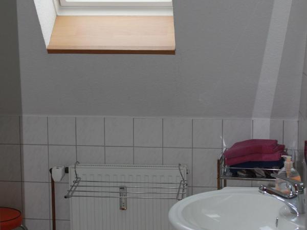 Haus Sperbermühle : photo 8 de la chambre appartement avec douche