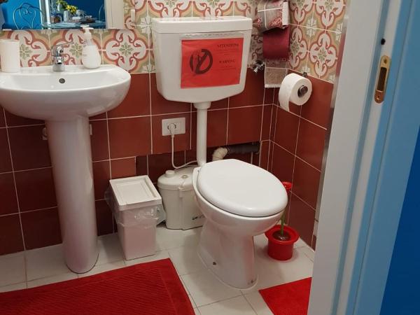 B&B Villa Italia : photo 8 de la chambre chambre double avec salle de bains privative