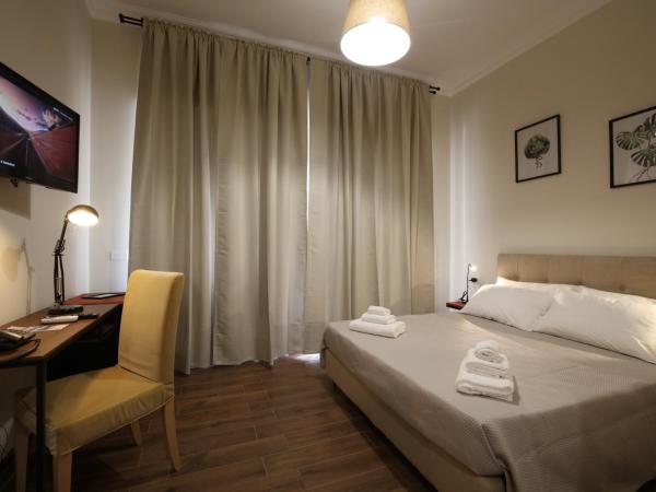 Khome Rooms & Apartment : photo 8 de la chambre chambre lit king-size avec balcon