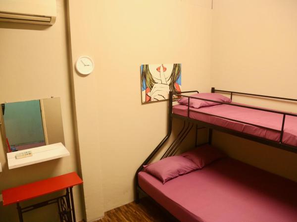 Backpacker Cozy Corner Guesthouse : photo 3 de la chambre chambre triple basique