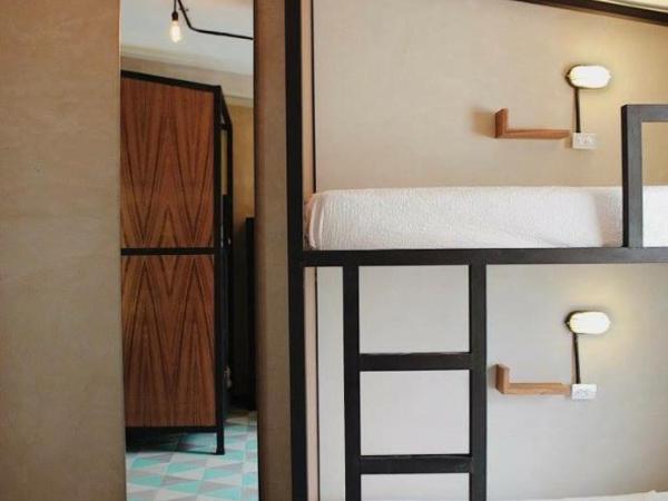 Moloch Hostel & Suites : photo 2 de la chambre dortoir mixte 