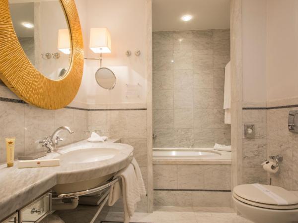 Hotel Corona d'Oro : photo 6 de la chambre chambre double deluxe