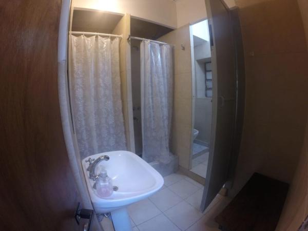 Kymani House : photo 10 de la chambre lit dans dortoir de 8 lits 