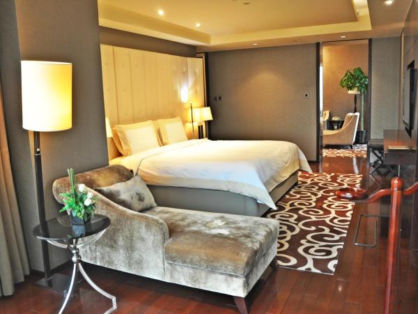 Royal International Hotel Shanghai - Pudong International Airport : photo 3 de la chambre suite 1 chambre
