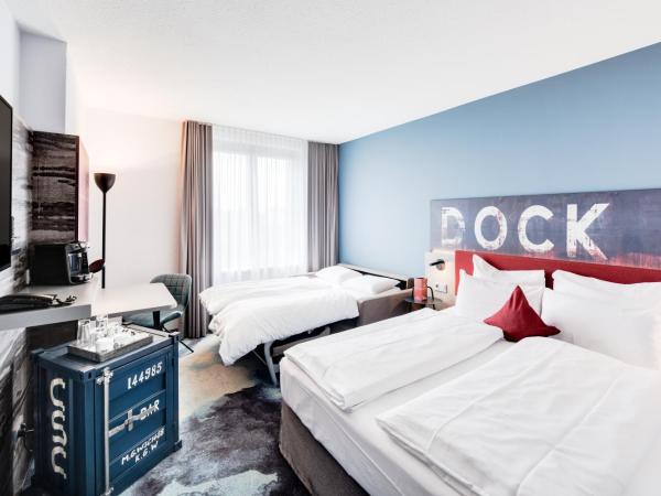 Mercure Hotel Hamburg City : photo 4 de la chambre chambre double supérieure avec canapé