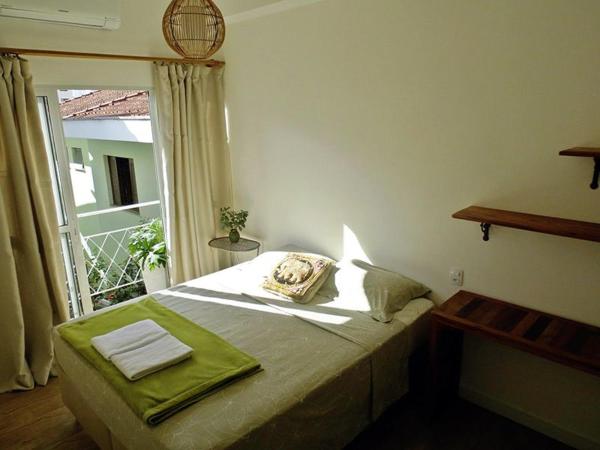 Zen Hostel Brasil : photo 3 de la chambre chambre double ou lits jumeaux avec salle de bains
