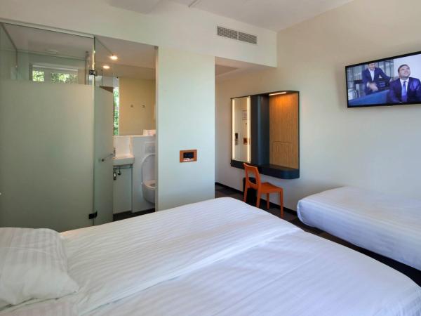 easyHotel Maastricht City Centre : photo 10 de la chambre chambre triple