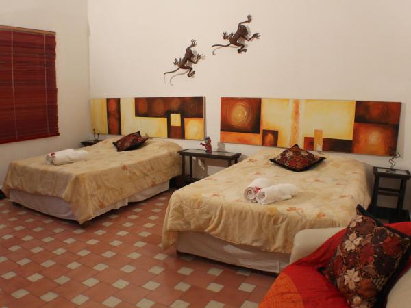 Casa Madero Rooms : photo 2 de la chambre chambre familiale avec salle de bains privative