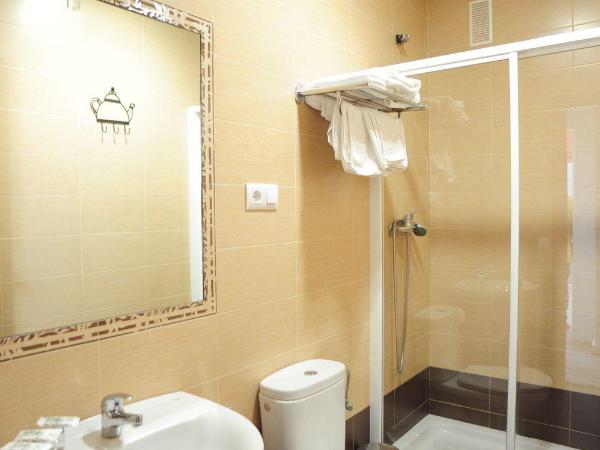 Hospederia Marqués : photo 5 de la chambre chambre triple avec salle de bains privative