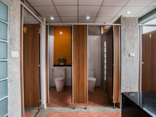 Banthat Thong Hostel : photo 3 de la chambre chambre double standard