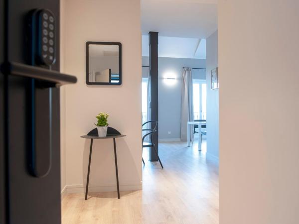 MH Apartments Central Madrid : photo 9 de la chambre penthouse 2 chambres - duplex