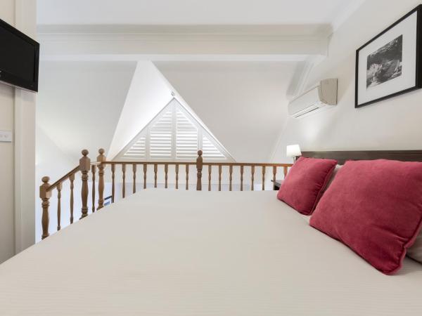 Mercure Canberra : photo 5 de la chambre loft lit king-size de luxe avec canapé-lit