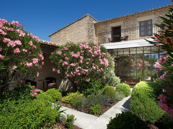 Le Jas de Gordes : photo 1 de la chambre chambre double confort avec patio