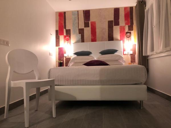 Hotel Villa Rose : photo 4 de la chambre chambre double sans bain à remous - accessible aux personnes à mobilité réduite