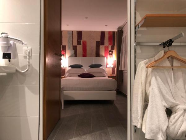 Hotel Villa Rose : photo 8 de la chambre chambre double sans bain à remous - accessible aux personnes à mobilité réduite