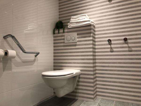 Hotel Villa Rose : photo 7 de la chambre chambre double sans bain à remous - accessible aux personnes à mobilité réduite