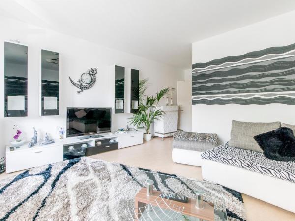 Apartments or Rooms near Exhibition Center : photo 2 de la chambre studio