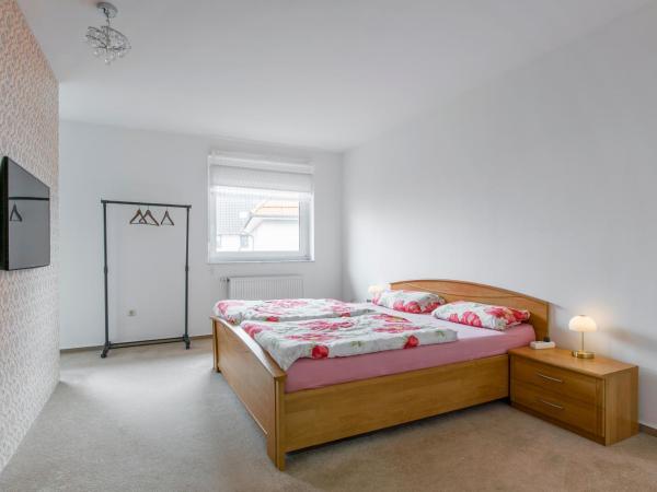 Apartments or Rooms near Exhibition Center : photo 6 de la chambre chambre simple