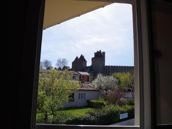 Hotel Espace Cite : photo 8 de la chambre chambre lits jumeaux - vue sur ville médiévale