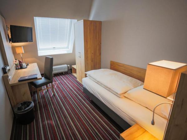 Hotel Süderelbe : photo 2 de la chambre chambre simple