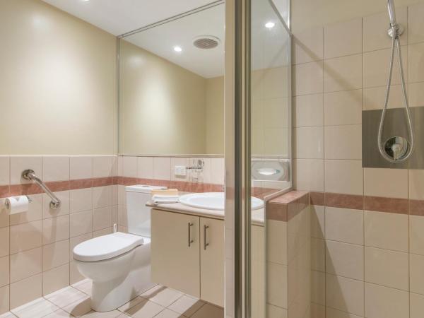 The Peninsula Riverside Serviced Apartments : photo 5 de la chambre classic one-bedroom triple bed suite