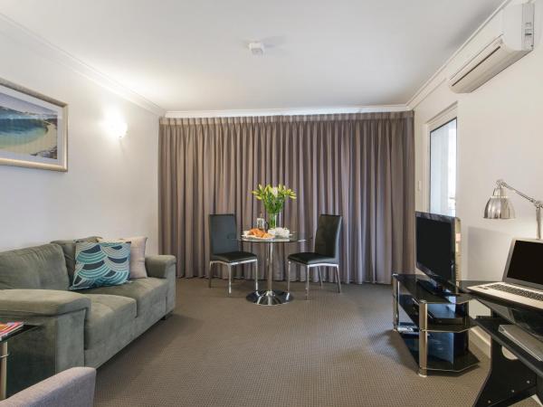 The Peninsula Riverside Serviced Apartments : photo 2 de la chambre one-bedroom panorama suite with river view