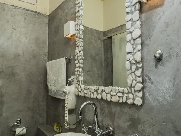 Kaleidoscope Cave Houses : photo 7 de la chambre studio avec bain à remous extérieur - vue sur caldeira