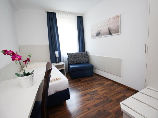 Hotel Olympia : photo 4 de la chambre chambre simple confort avec douche