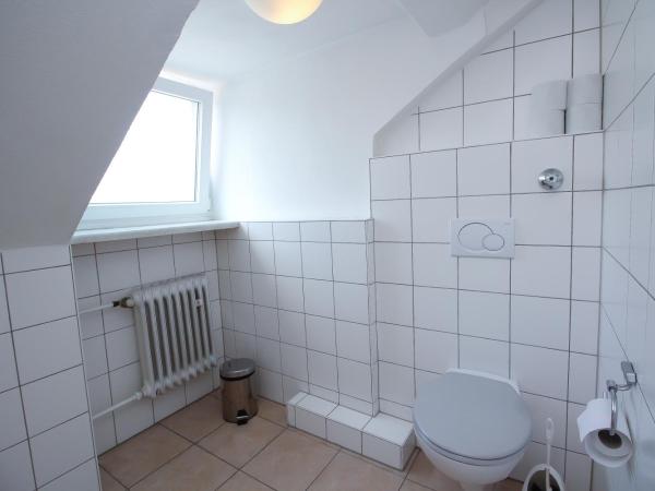 Hotel Olympia : photo 6 de la chambre chambre double avec douche et toilettes communes