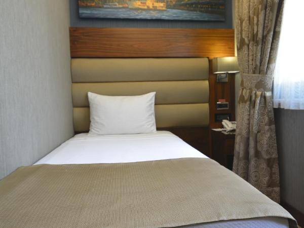 Piya Sport Hotel : photo 2 de la chambre petite chambre simple