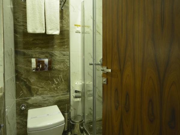 Piya Sport Hotel : photo 4 de la chambre petite chambre simple