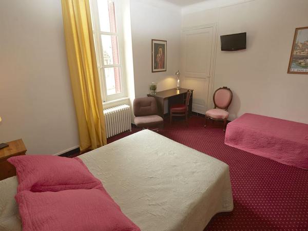 Hôtel Le Foch : photo 3 de la chambre chambre triple