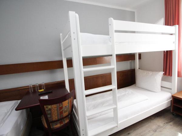 Hotel Pension Köberl : photo 5 de la chambre budget triple room with shower and shared toilet 