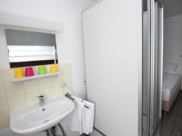 Hotel Pension Köberl : photo 2 de la chambre budget double room with shower and shared toilet