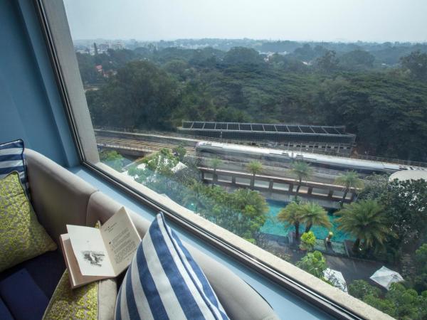 Hyatt Centric MG Road Bangalore : photo 6 de la chambre chambre lit king-size avec vue