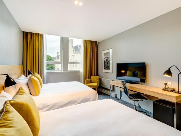 Apex Grassmarket Hotel : photo 1 de la chambre chambre lits jumeaux ville