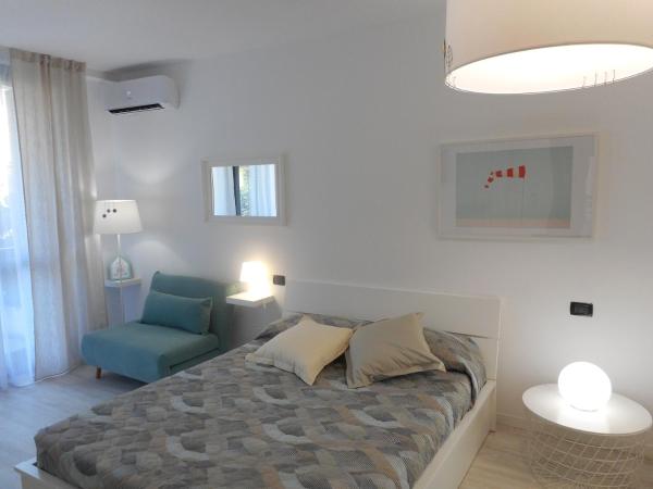 Borgo Antico Rooms Self Check-in : photo 1 de la chambre chambre triple avec terrasse