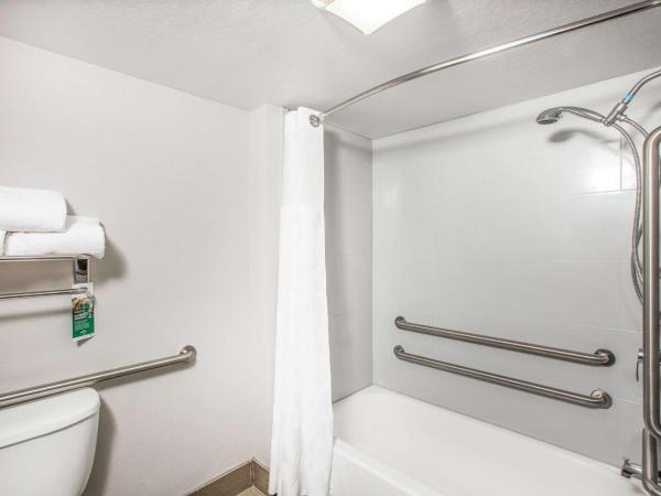 Wingate by Wyndham Louisville Airport Expo Center : photo 5 de la chambre chambre 2 lits queen-size - accessible aux personnes à mobilité réduite - non-fumeurs