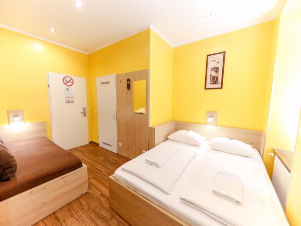 Do Step Inn Home - Hotel & Hostel : photo 5 de la chambre chambre 3 personnes