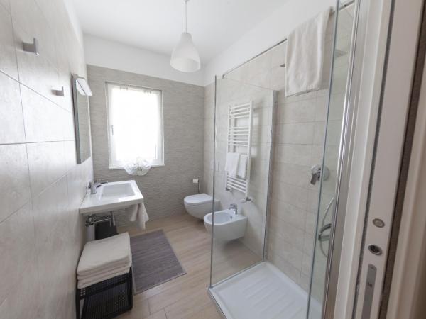 Ofra Matera : photo 9 de la chambre chambre triple avec salle de bains privative