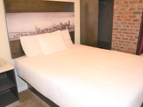 Inn on Folsom : photo 3 de la chambre chambre lit queen-size avec salle de bains commune 