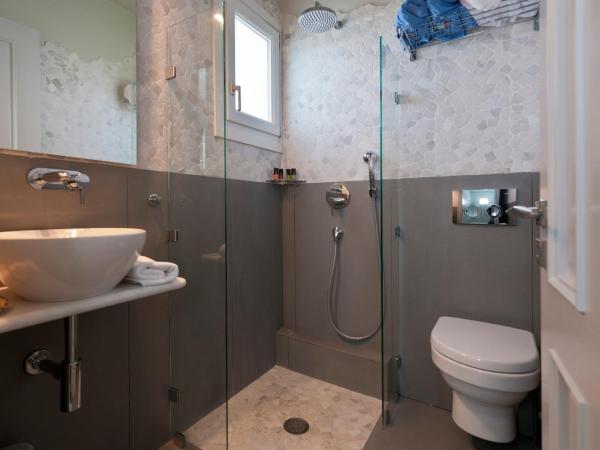 Ammos Naxos Exclusive Apartments & Studios : photo 3 de la chambre chambre double ou lits jumeaux deluxe avec balcon