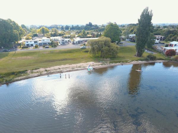 Lakeview Small Studio : photo 10 de la chambre grande villa