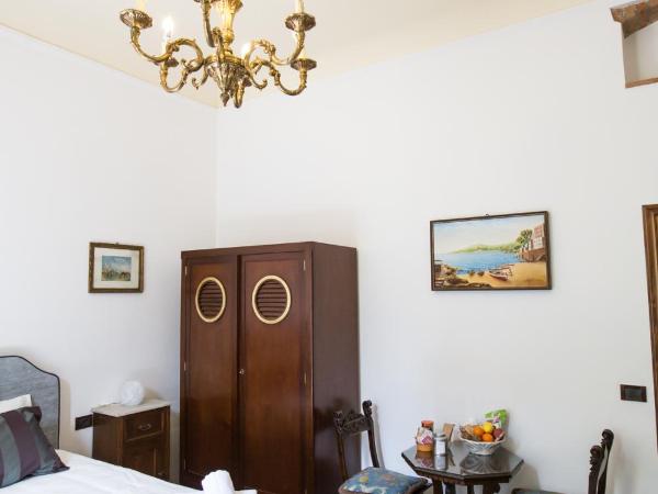 Baldovini Home Stay, Close to the city center : photo 10 de la chambre chambre double - vue sur jardin