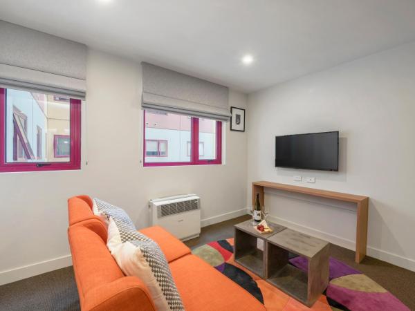 Plum Serviced Apartments Carlton : photo 2 de la chambre appartement deluxe