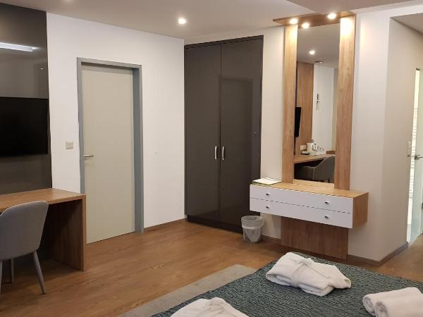 Hotel Zena Beauty & Shopping Center : photo 4 de la chambre chambre double deluxe avec balcon