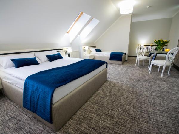 Aparthotel Kontrast : photo 1 de la chambre chambre quadruple