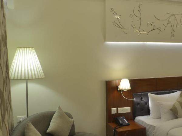 Hotel Regent Grand : photo 5 de la chambre deluxe room with complimentary upgrade to next category