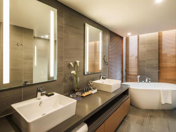 Novotel Ambassador Seoul Dongdaemun Hotels & Residences : photo 7 de la chambre suite lit king-size premier