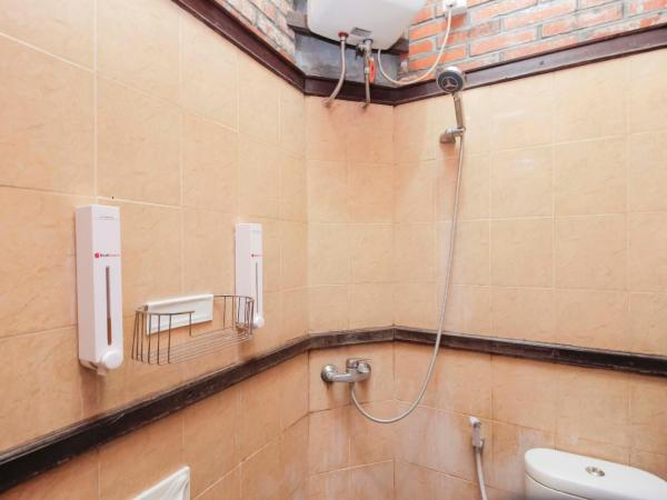 RedDoorz @ Cilandak Timur : photo 1 de la chambre chambre double reddoorz